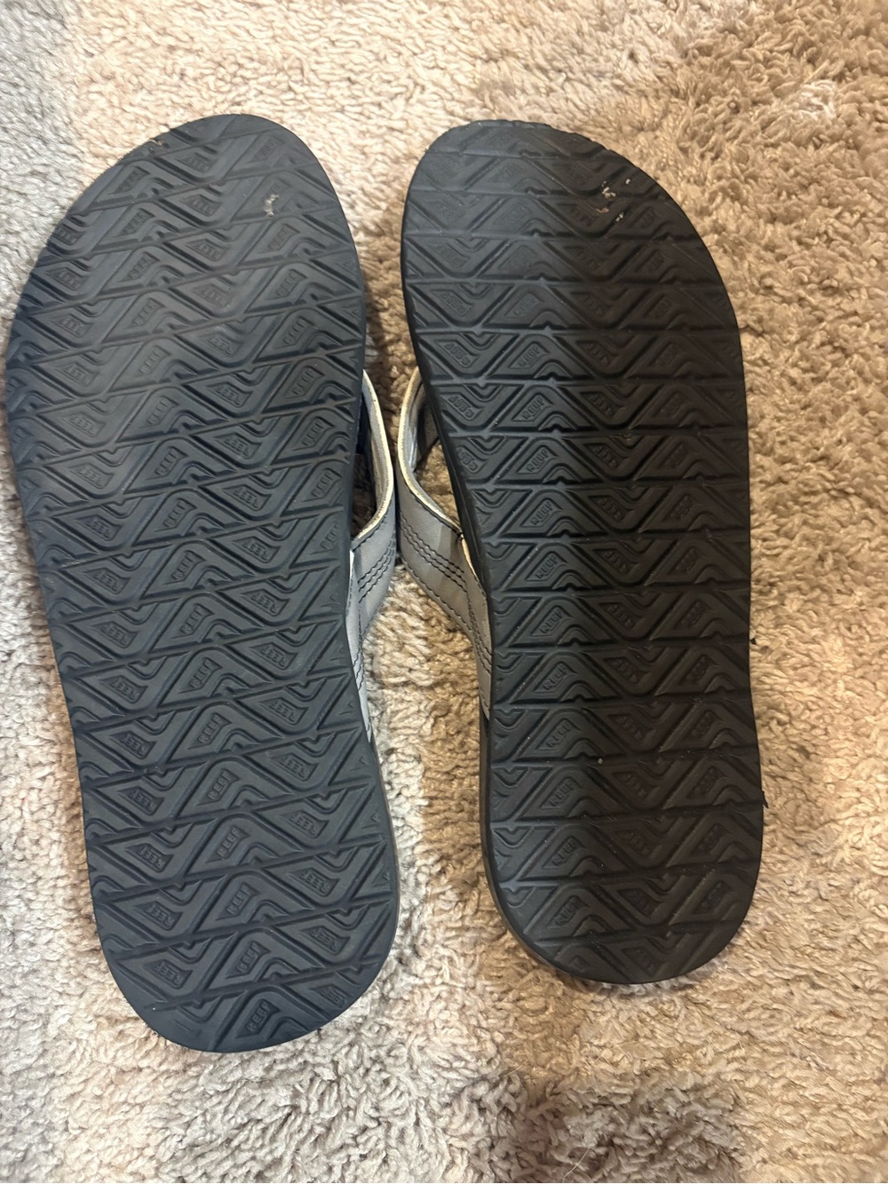 Men’s Reef Phantom 2.0 Men’s Grey Foam Flip Flop Sandals Size 13 - Picture 2 of 2